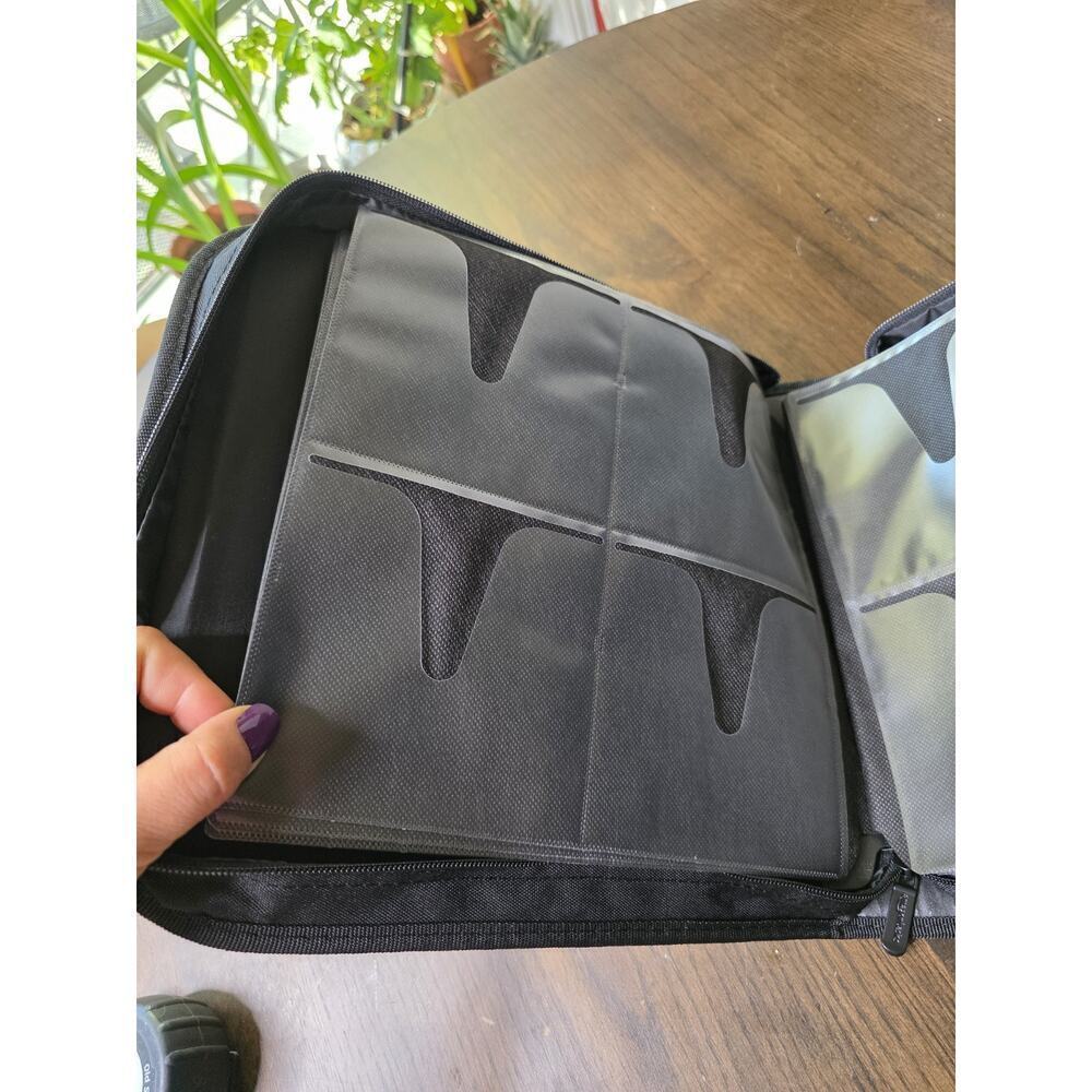 Vintage CD/DVD Nylon carrying case holder with strap-holds 32 CD's - Picture 8 of 16